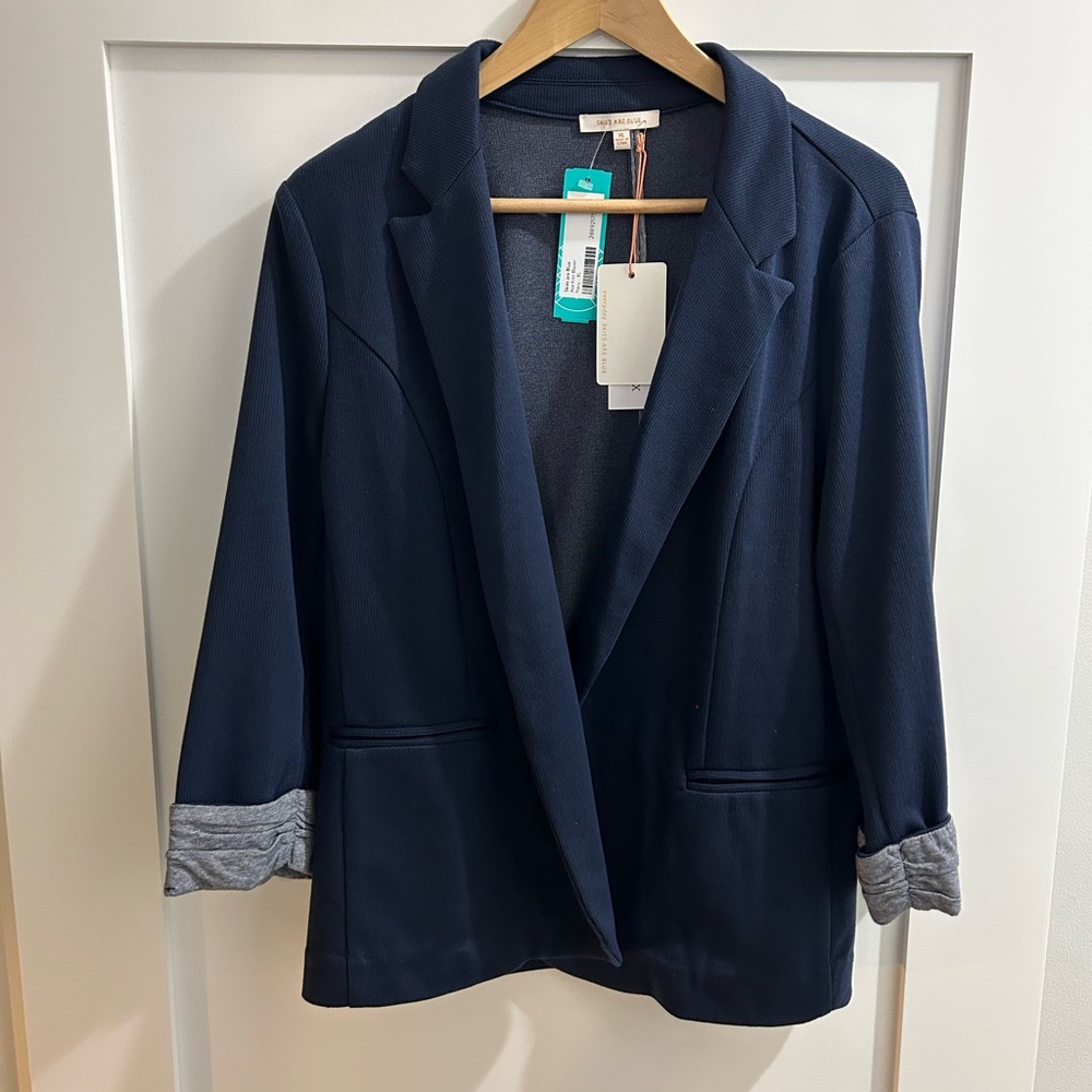 Skies are Blue Blazer NWT